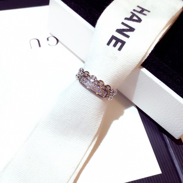 Elegant 18K Triple White Gold plated Lab Simulated Diamond Ring Size 7