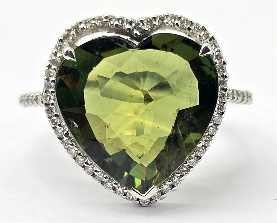 No Reserve 18 Carat White Gold Diamond And Sapphire Ring