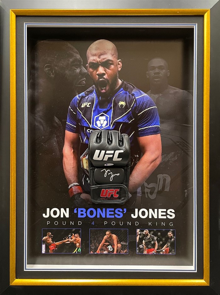 MOVIE & SPORT SIGNED COLLECTABLES