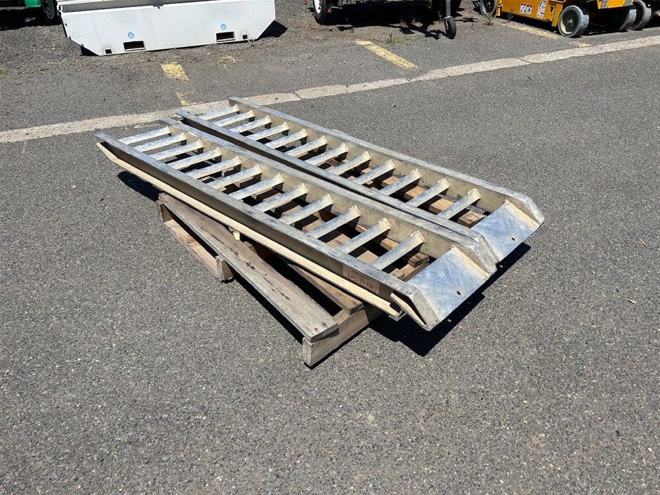 2 x Aluminium Fabricated Loading Ramps Auction (0012-3032136) | Grays ...