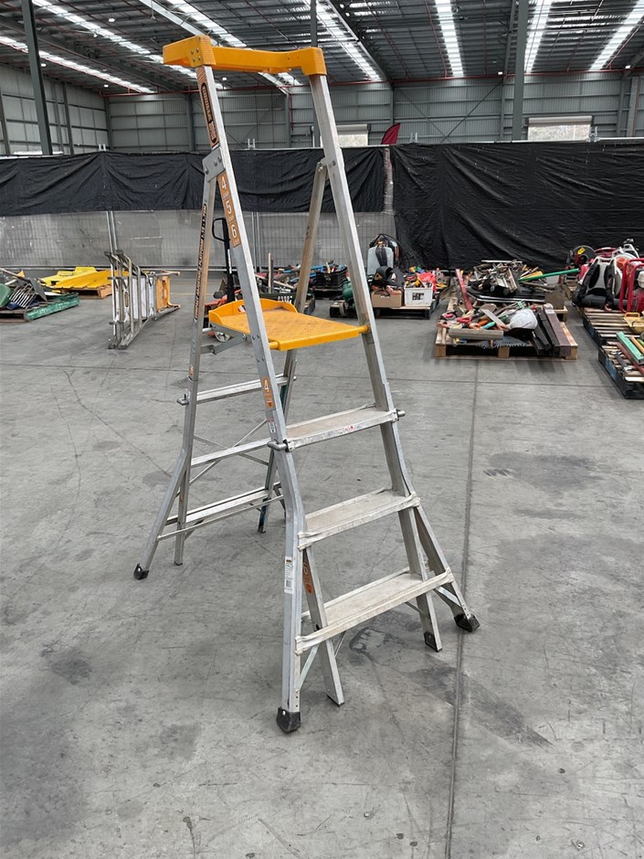 Gorilla Compact Adjustable Platform Ladder Auction (0059-3032145 ...