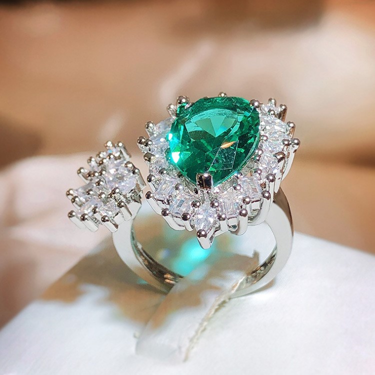 Elegant 18K Triple White Gold plated Lab Simulated Emerald Open Ring