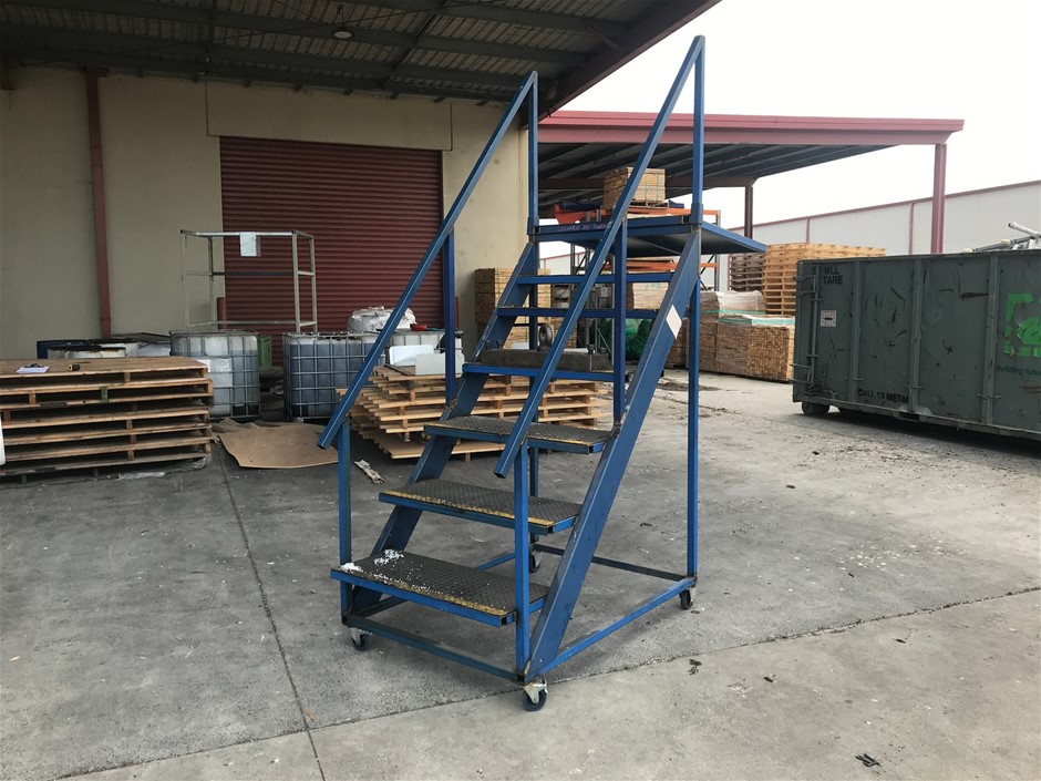 Steel Fabricated Platform Steps Auction (0011-3031940) | Grays Australia