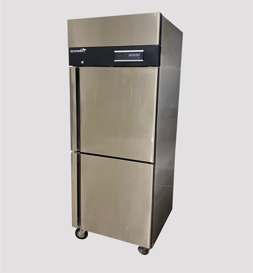 Single door upright split door fridge on wheels Auction (0012-5058966 ...