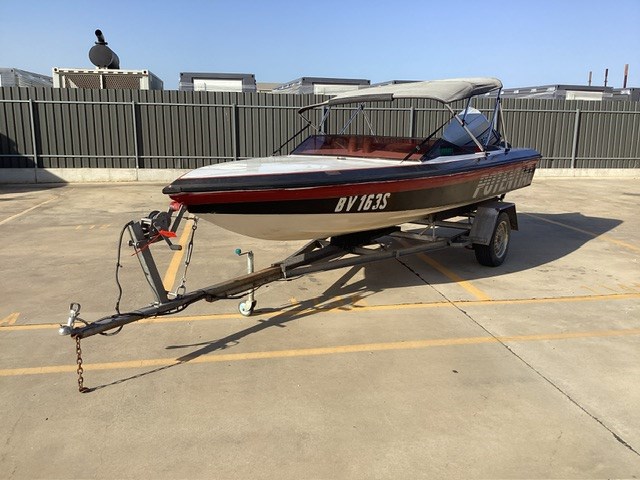 Voyager Ski Boat 