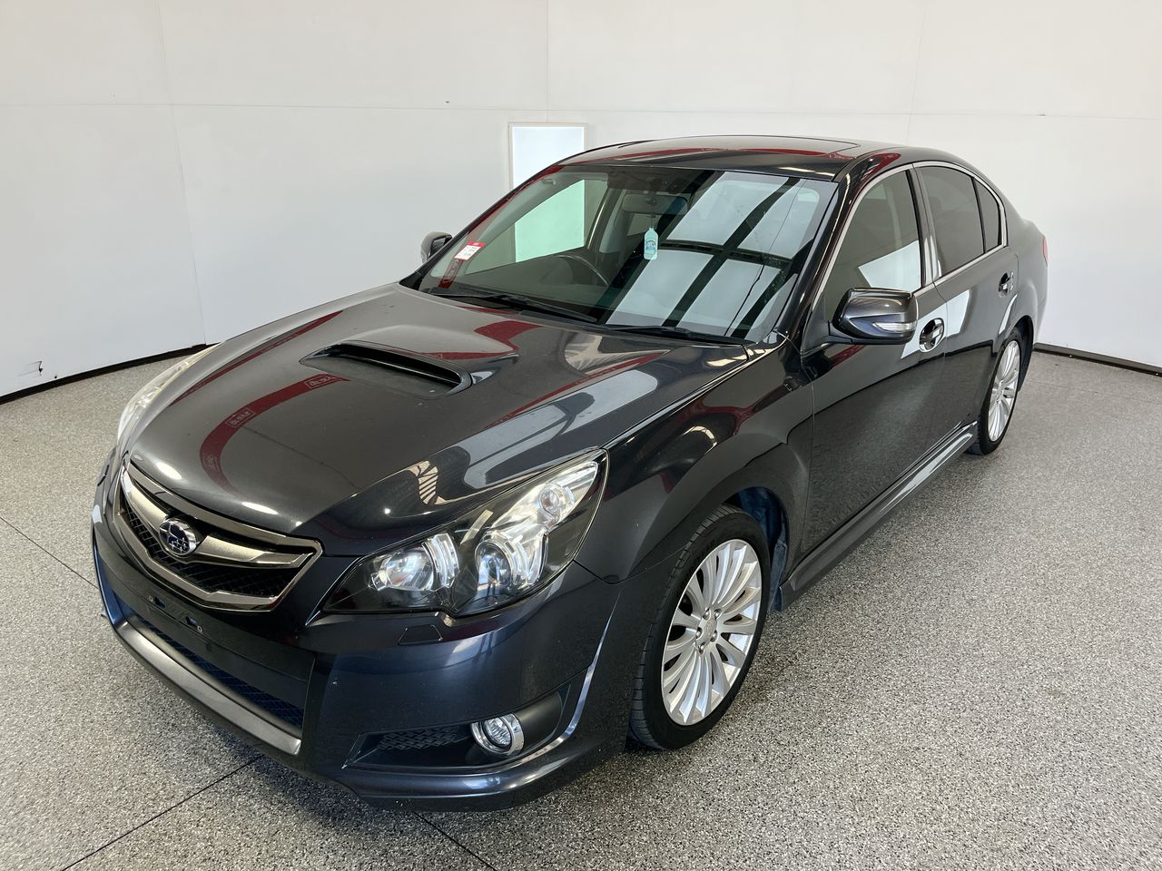 The 2010 Subaru Liberty 2.5I Gt Premium: A Surprisingly Affordable Classic - uf6g81k