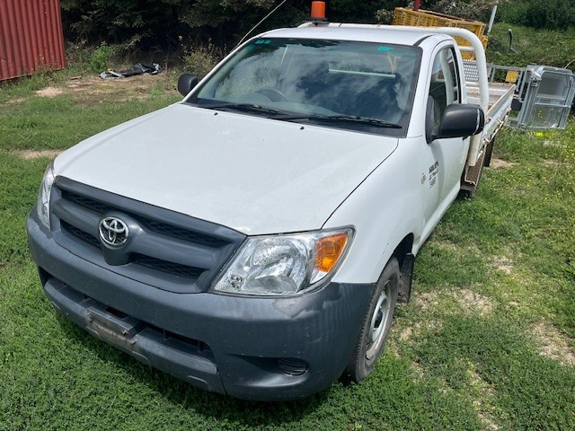 2008 Toyota Hilux Workmate FWD Manual - 5 Speed Ute Auction (0001 ...