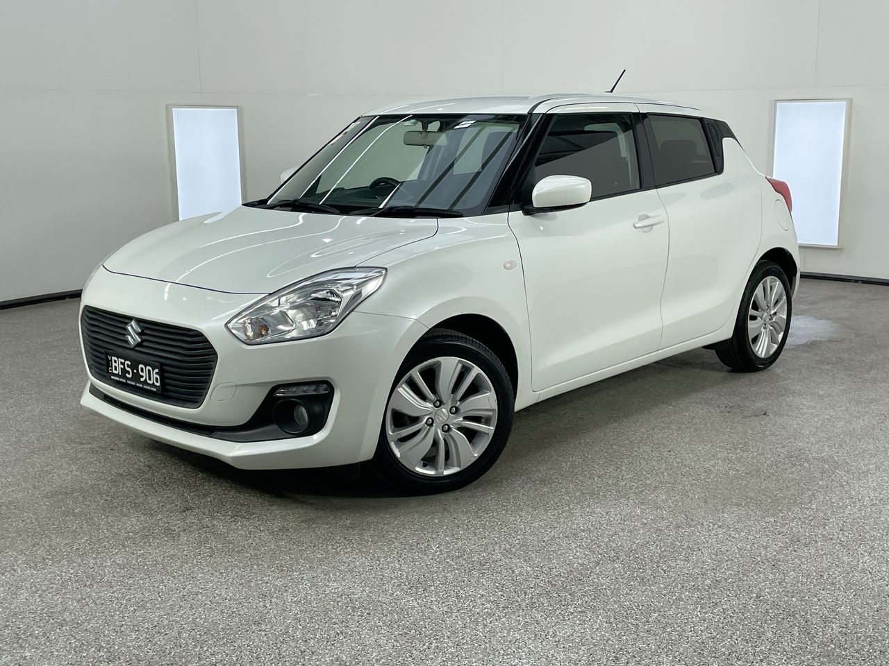 2019 Suzuki Swift GL NAVIGATOR AZ CVT Hatchback