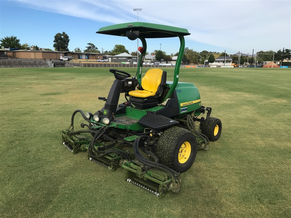 Council Auction - John Deere PrecisionCut Fairway Mower