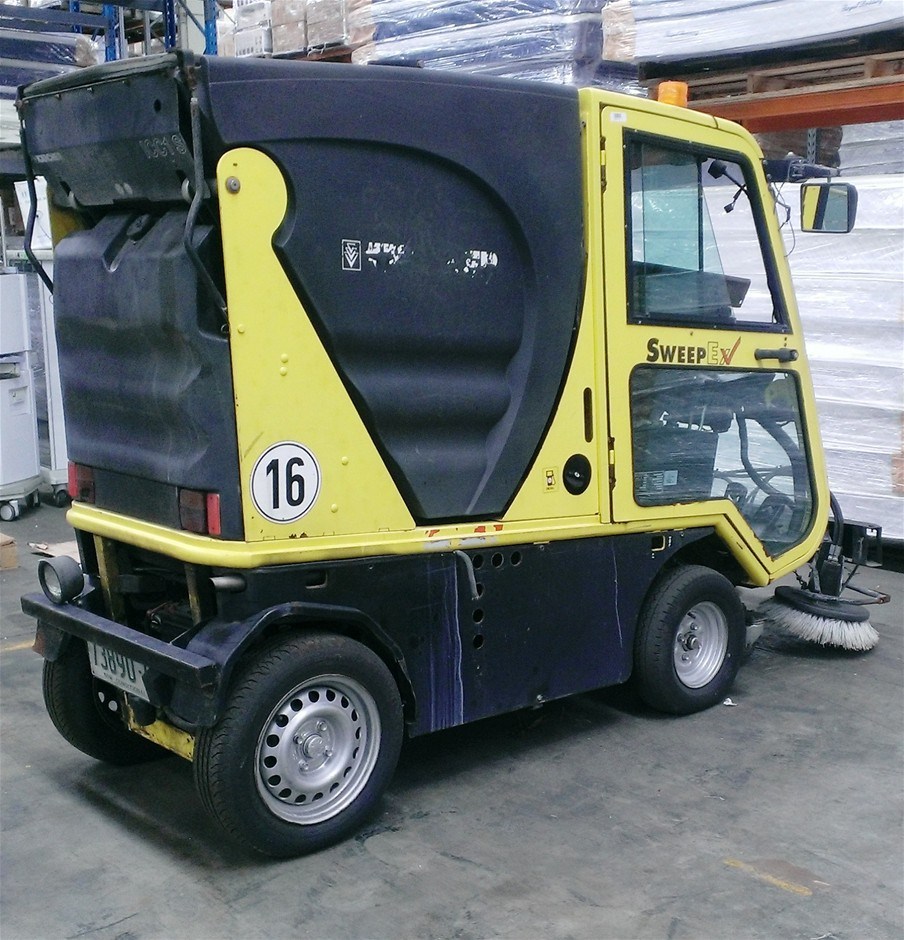 Enclosed Road Sweeper 07/2003 Karcher ICC1 Auction (00615008912