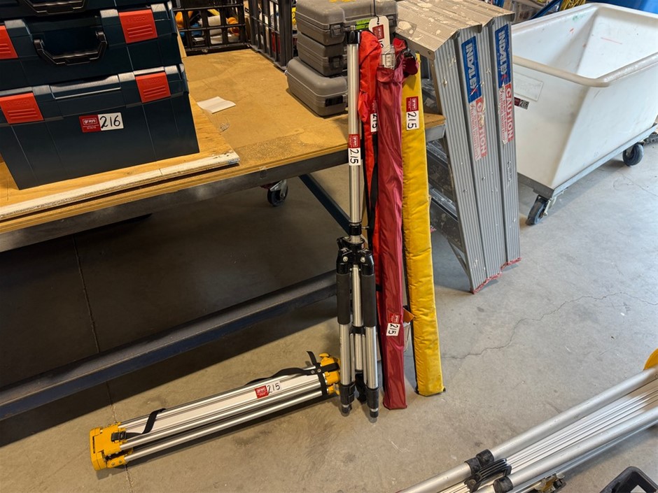 Laser Level Staves Auction (0215-5059513) | Grays Australia
