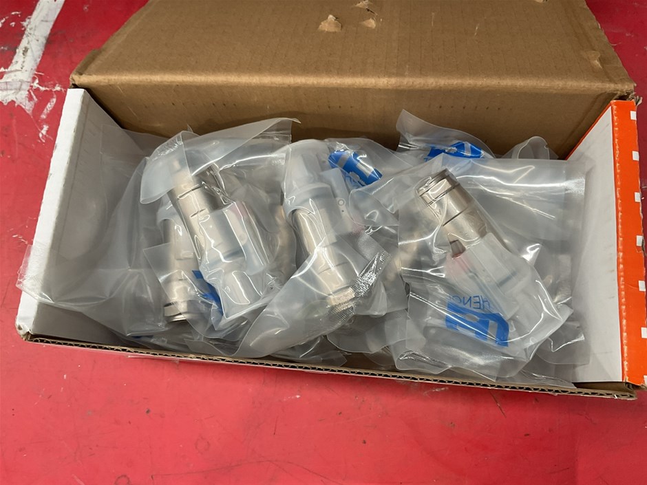 15 x Unused PL18X-301-50 Amphenol Connectors