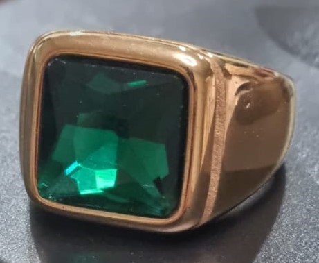 18k Yellow Triple Gold Plated Simulated Emerald Ring Size 9