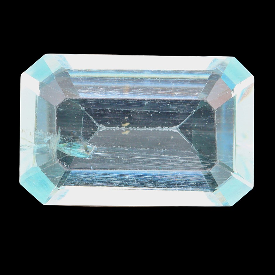 2.74 Carats Blue Aquamarine