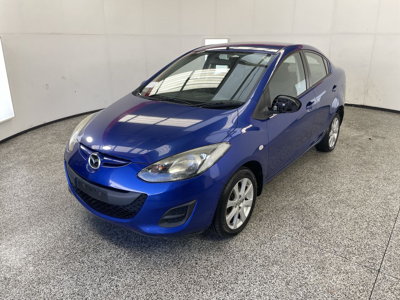2010 Mazda 2 Maxx DE Automatic Sedan