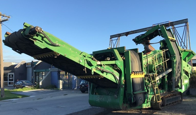 Earthmoving- Trucks, Excavators, Loaders, Trailers, Cranes