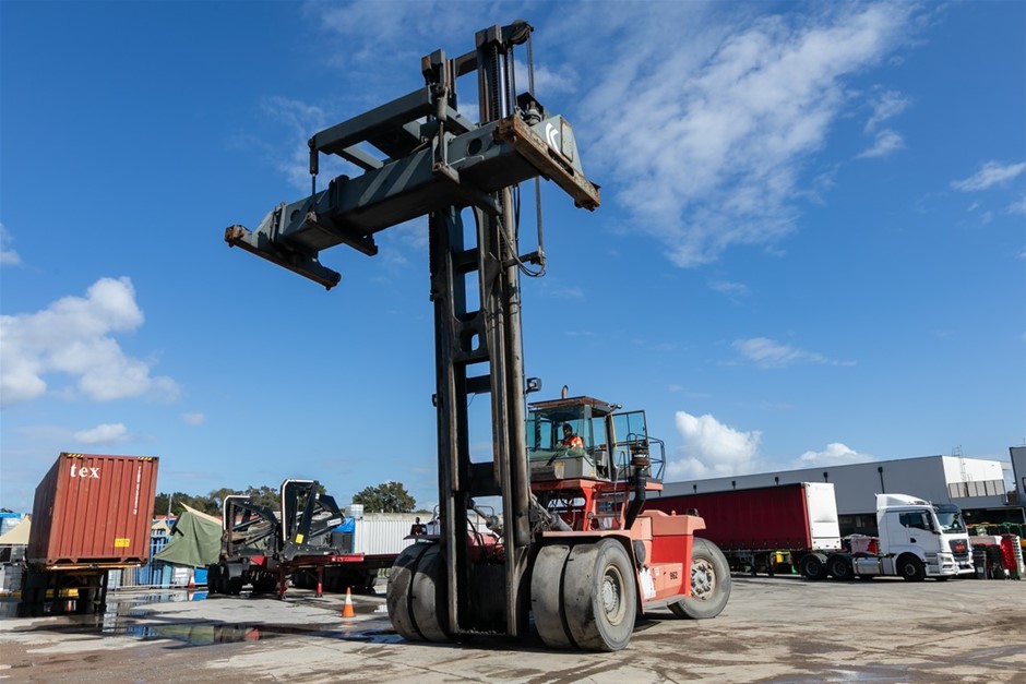 2011 Kalmar DCF410CSG Container Handler Forklift Auction (0006-5059725 ...