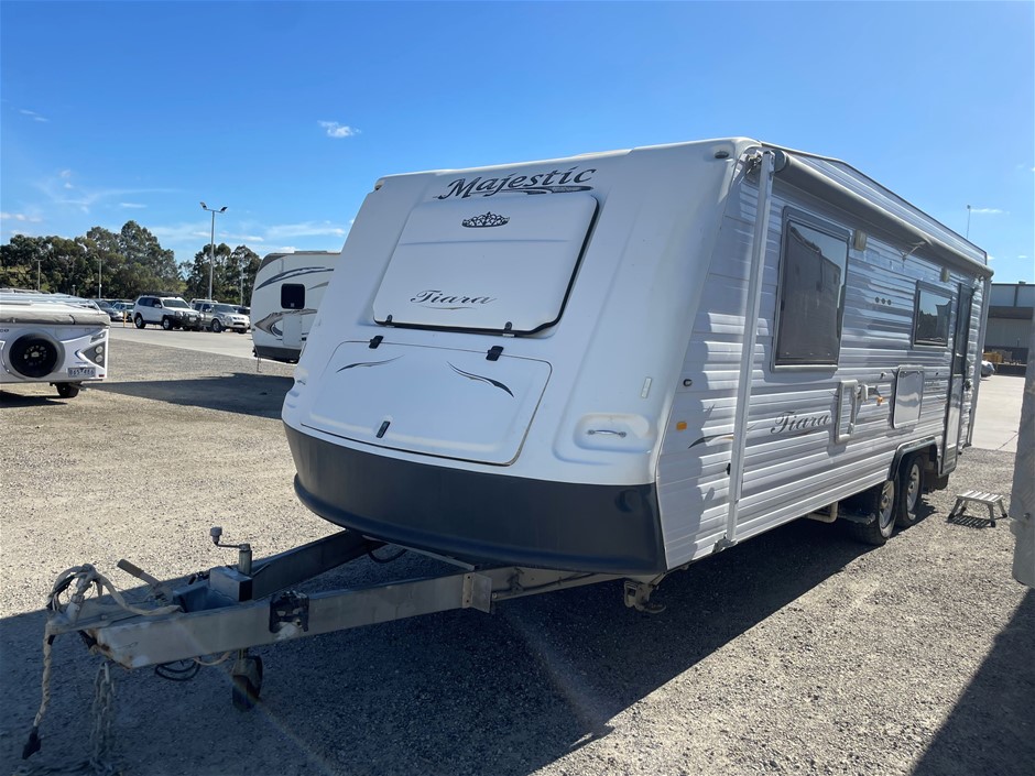 2010 Majestic Tiara Caravan