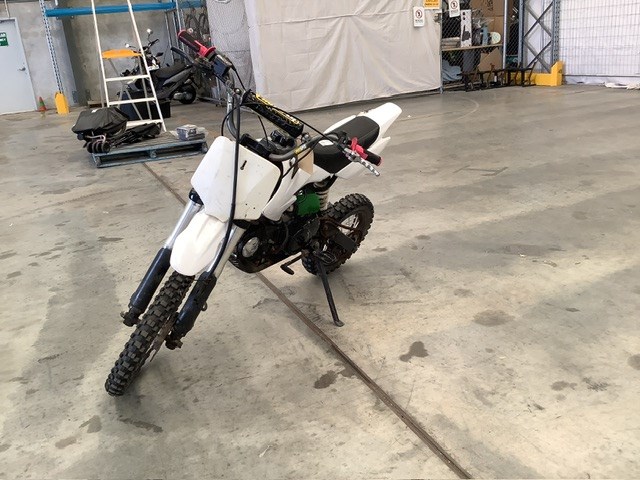 <p>2014 Xtreme Import Mx125 Motorcycle</p>