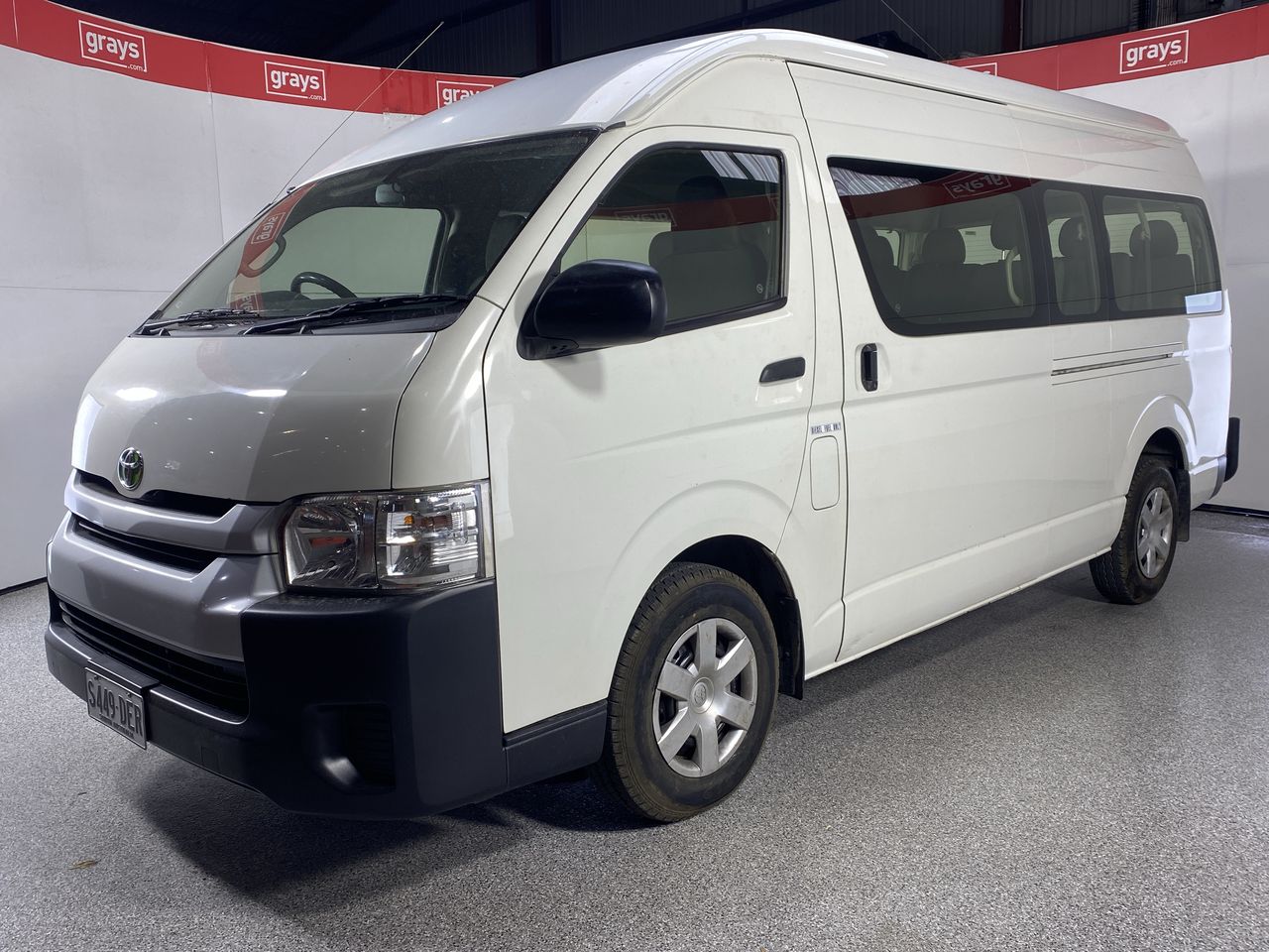 2017 Toyota Hiace Commuter KDH223R
