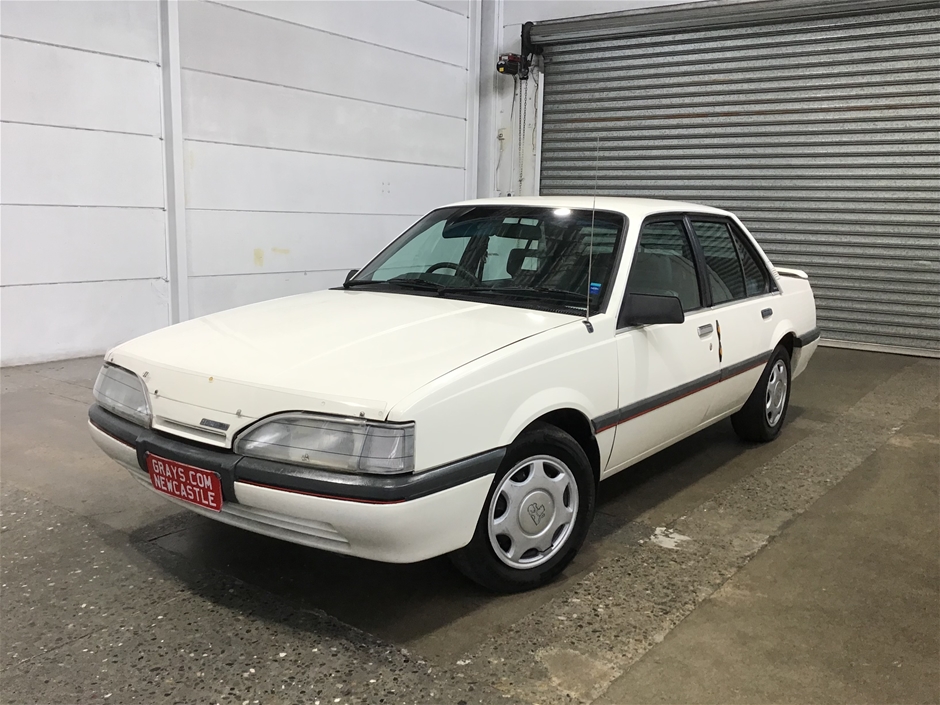 1988 HOLDEN CAMIRA Automatic Sedan