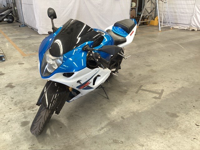 <p>2004 Suzuki GSX R Motorcycle</p>