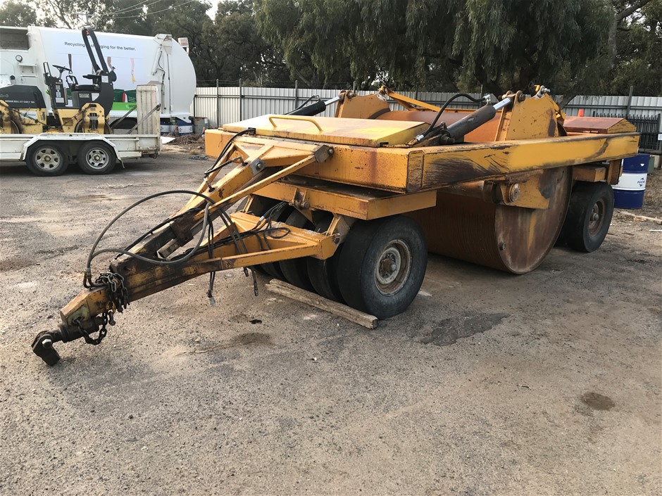 Council Auction- Roller, Brush Cutter, Mud Bucket & More