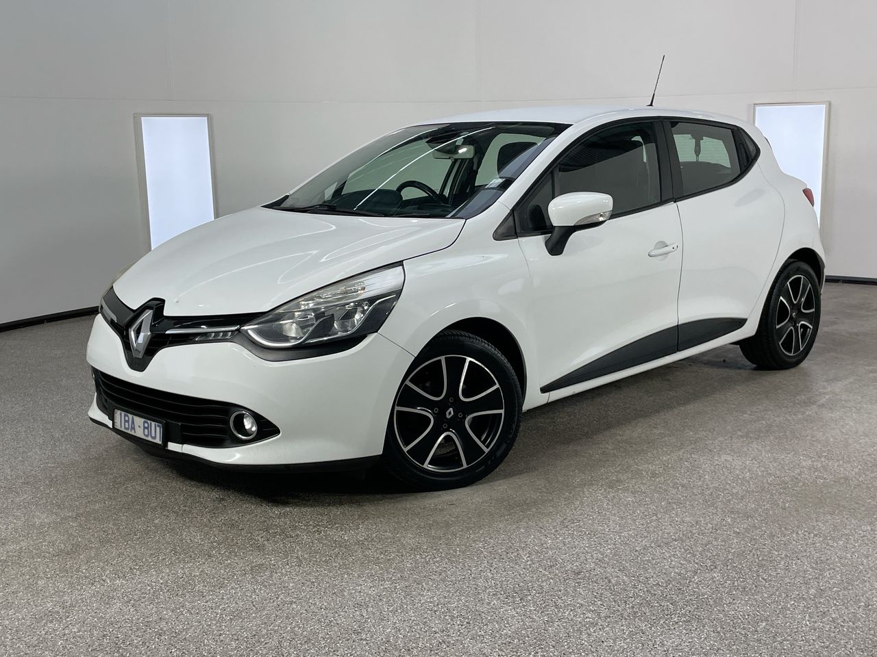 Renault Clio Expression Automatic Hatchback