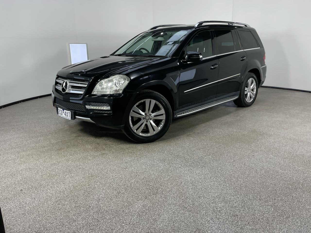 Mercedes Benz GL350 Automatic 7 Seats Large SUV