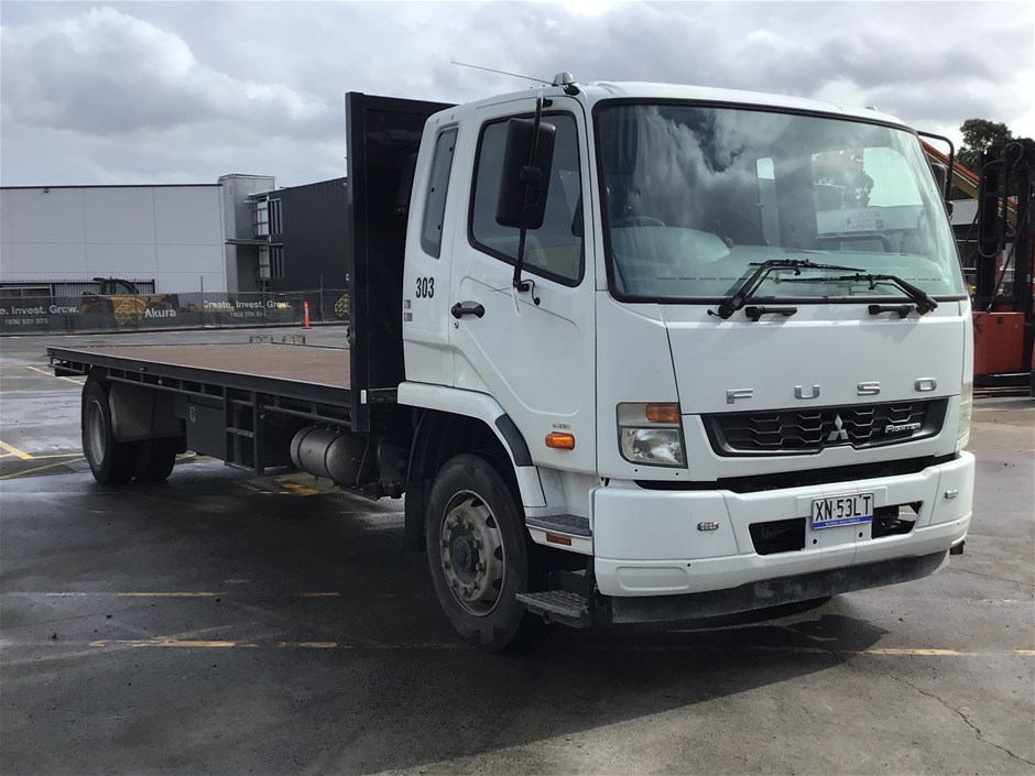 2019 Mitsubishi FM600 4 x 2 Tray Body Truck