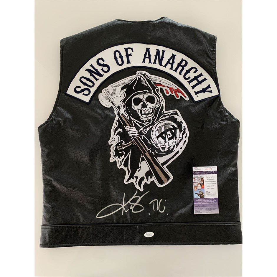 MOVIE & SPORTS SIGNED MEMORABILIA