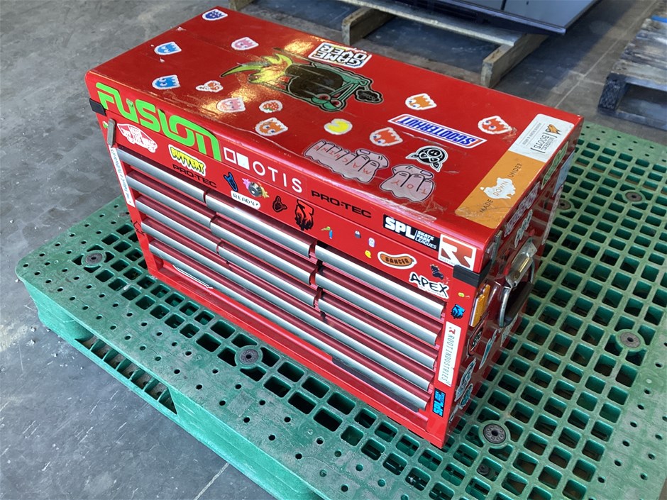 Unreserved Racking, Tooling and Scooters 