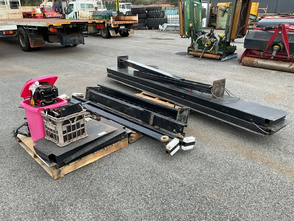 Large Unreserved Site Clearance Sale