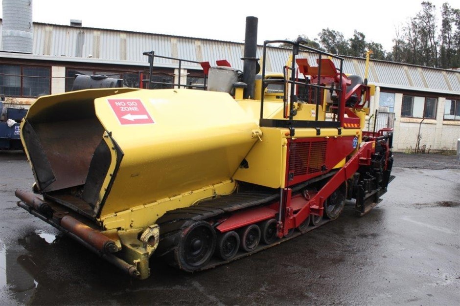 Hino Spray Truck, Hino Sweeper Truck & Road Paving Equipment