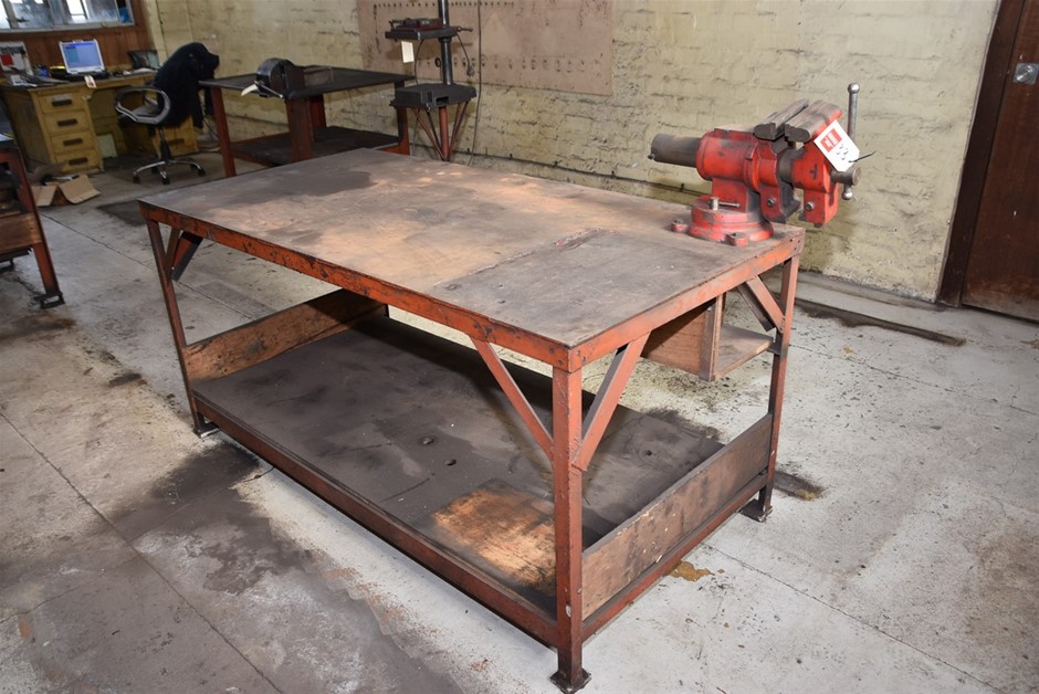 Heavy Duty Metal Work Bench