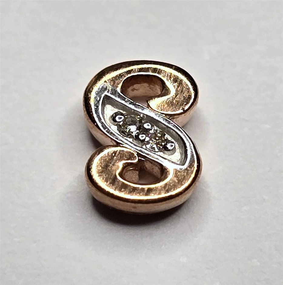 No Reserve Diamond And 9ct Gold Pendants