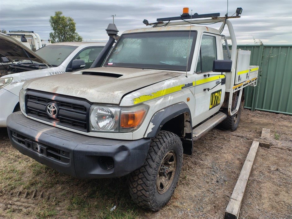 Salvage LandCruisers, Hiluxes, Trucks, Generators 