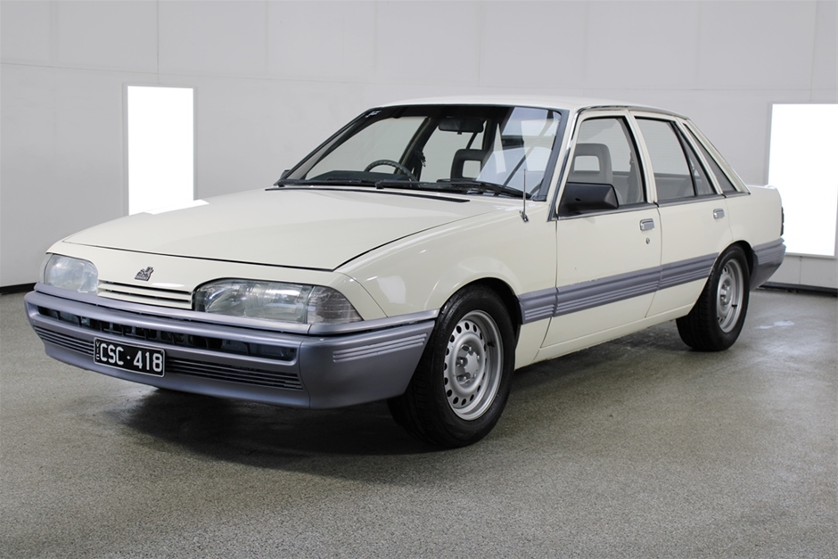 1986 Holden Commodore BT-1 VL Turbo Automatic Sedan 