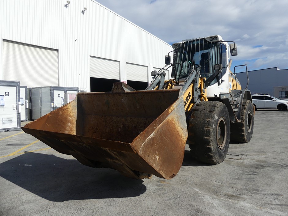 Liebherr L-524 Wheeled Loader