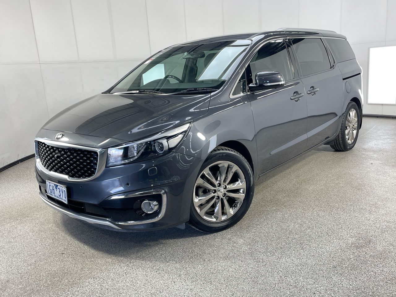 2015 Kia Carnival Platinum YP Automatic 8 Seats People Mover