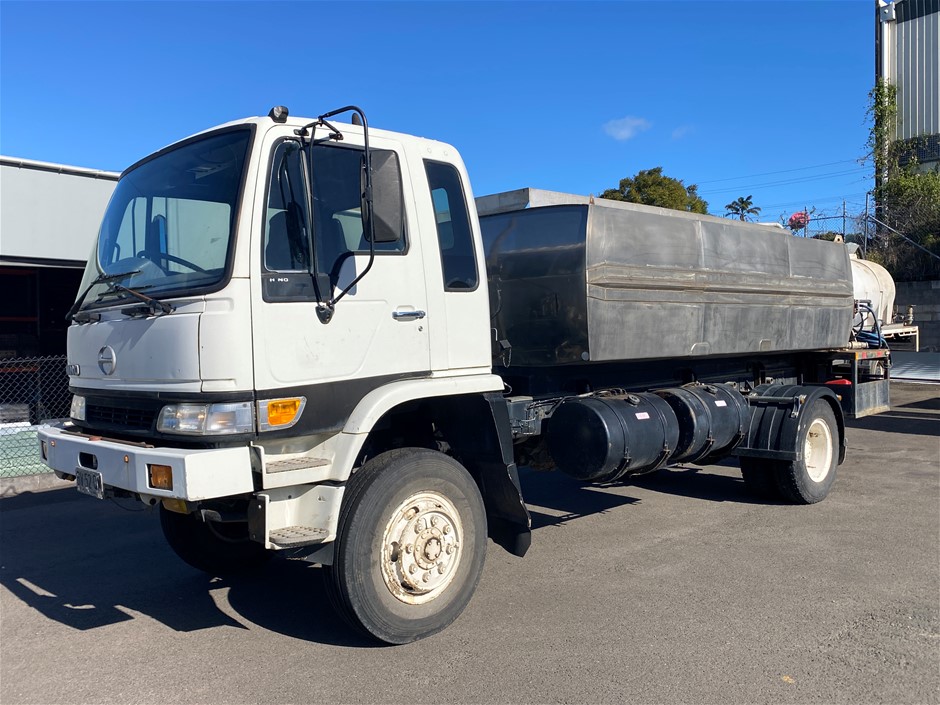 2000 Hino GT 4WD Water Truck