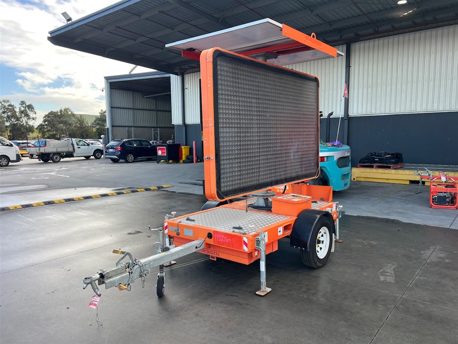 <p>2020 Hilton Manufacturing HD-20 Single Variable Message Sign Trailer</p>