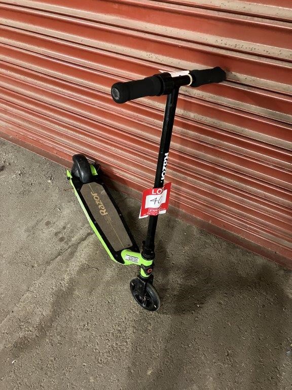 RAZOR Black Label E90 E Scooter