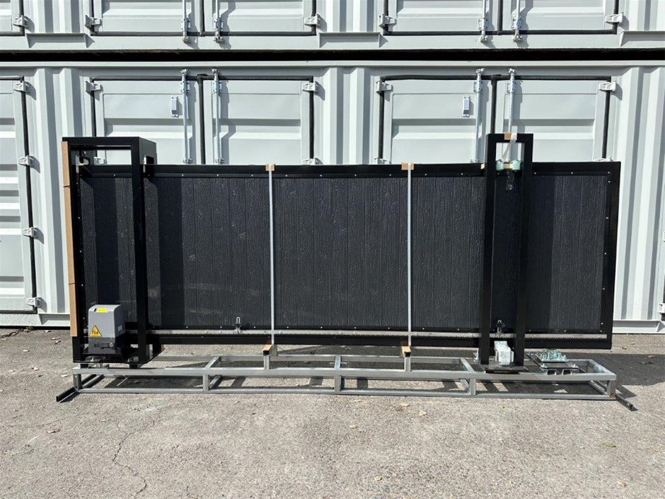 Unused 4M Electric Sliding Gates Panel Style