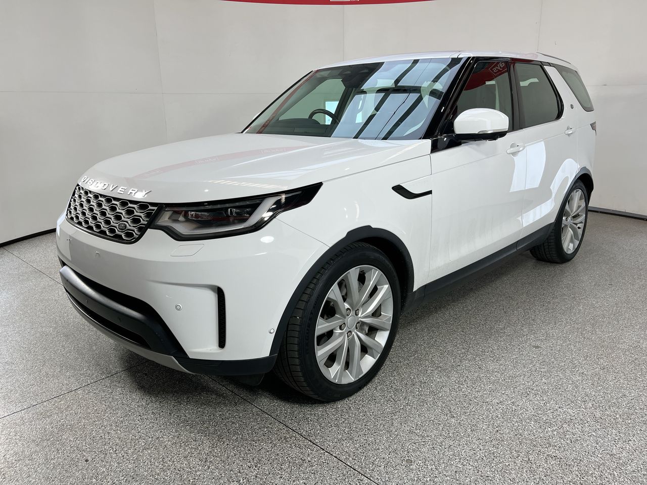 2021 Land Rover Discovery D300 SE SERIES 5 TD AT - 8 Speed 7 Seats Wagon