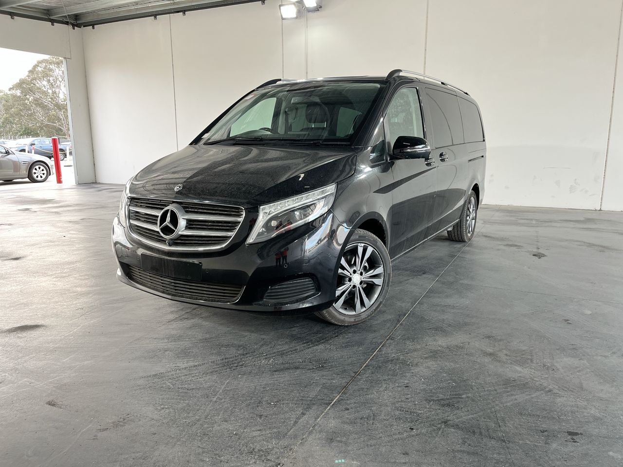 Mercedes Benz V-CLASS V220 BLUETEC Turbo Diesel Automatic 7 Seats People Mover
