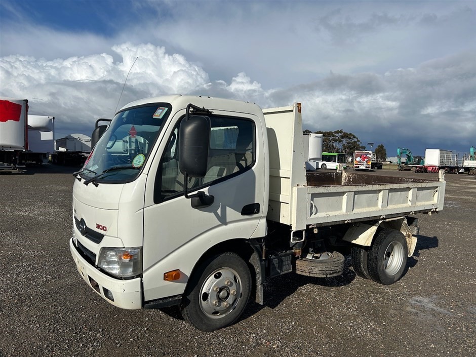 Unreserved Ex-Hire Excavation & Construction Equipment - VIC