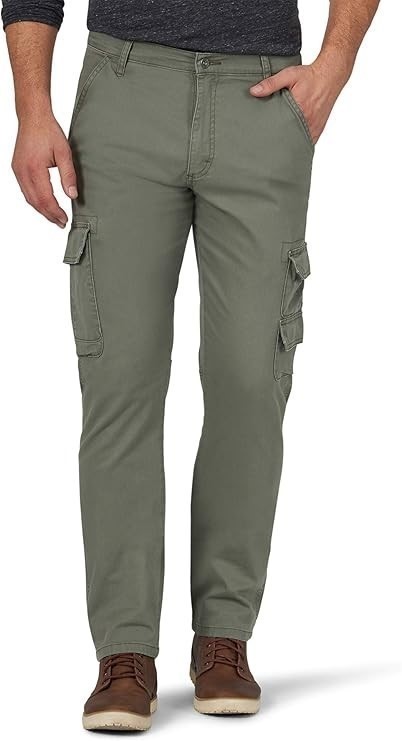 WRANGLER Men's Regular Tapered Cargo Pant. 42W x 32L, Dusty Olive, ZM6SYDO.