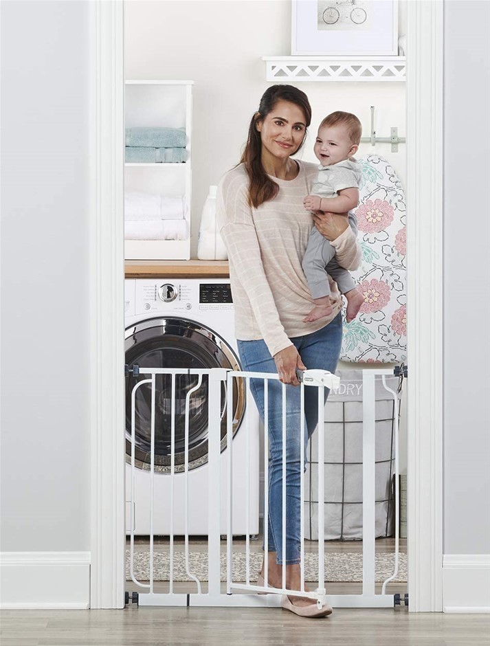 REGALO Easy Step Metal Walkthrough Safety Gate, White, 74 x 98 cm.