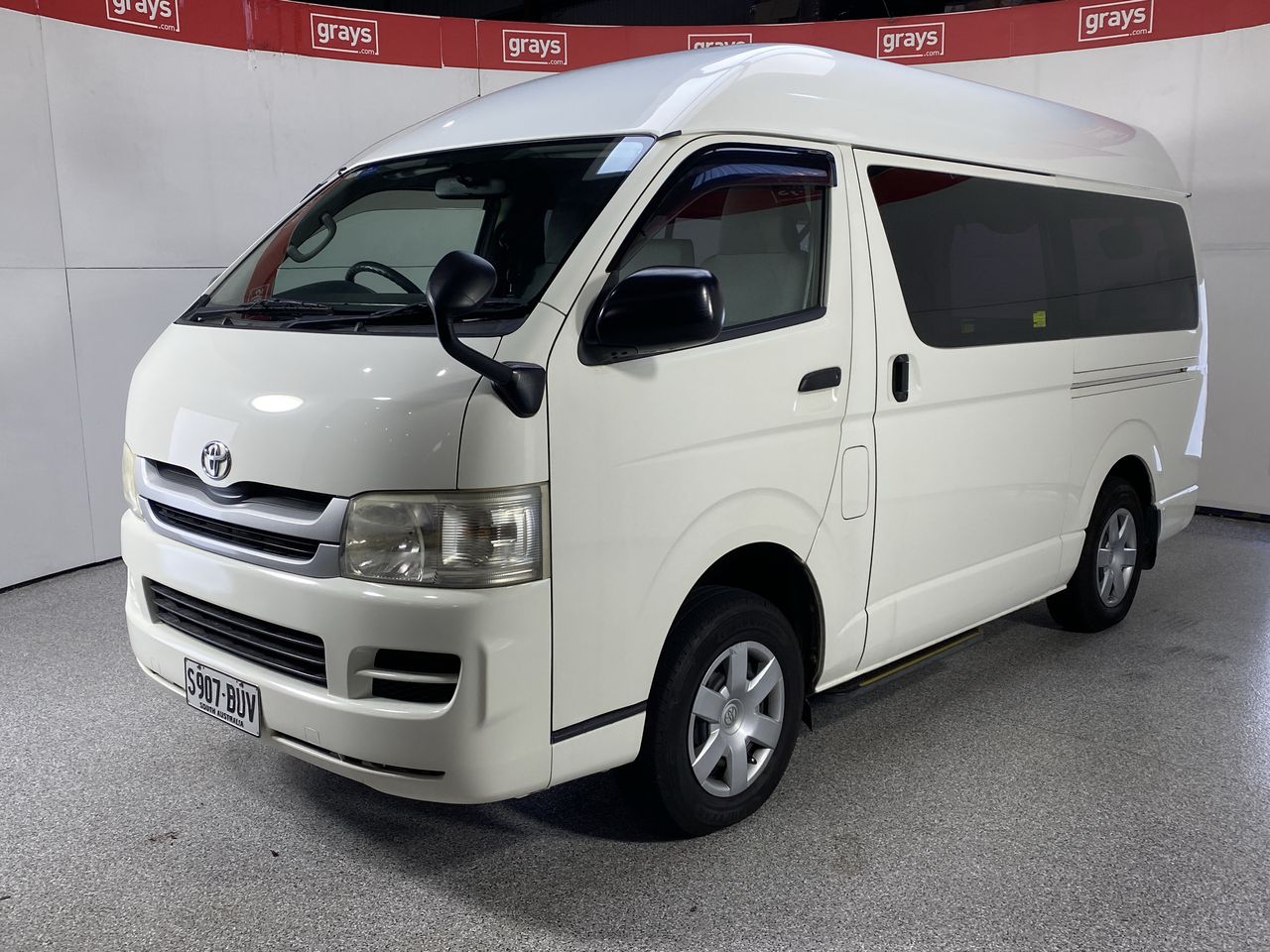 TOYOTA Hiace Automatic Import VAN